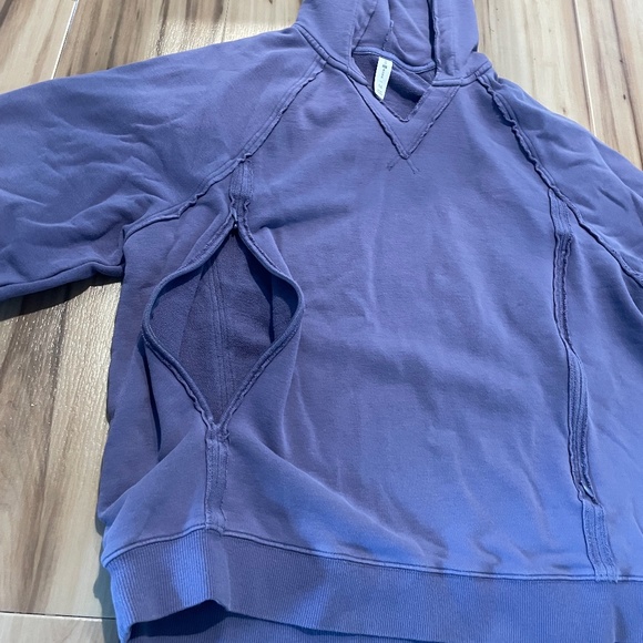 Movemama Big Hug Vertical Zip Breastfeeding Hoodie - Picture 2 of 4